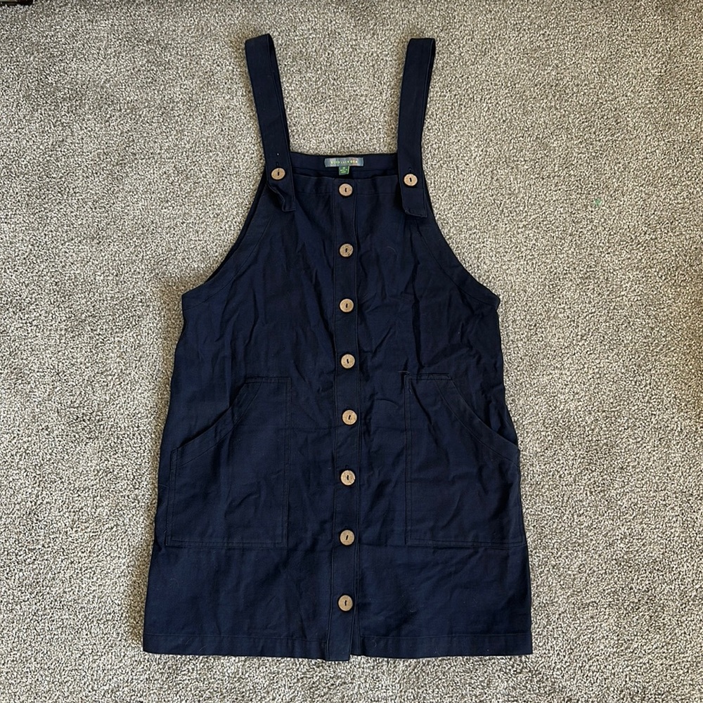 Cute button up dress!
